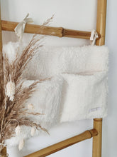 Charger l'image dans la galerie, Range doudou / tétine lit bébé moumoute façon mouton écru Made in France | Les p'tites Merveilles de Bérénice