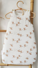 Charger l'image dans la galerie, Gigoteuse 0-3 mois "Oies sauvages" en double gaze de coton BIO blanc cassé Fait Main en France | Les p'tites Merveilles de Bérénice