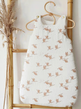 Charger l'image dans la galerie, Gigoteuse 0-3 mois "Oies sauvages" en double gaze de coton BIO blanc cassé Fait Main en France | Les p'tites Merveilles de Bérénice