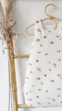 Charger l'image dans la galerie, Gigoteuse 0-3 mois "Lapins de garenne" écru et beige double gaze de coton BIO Made in France | Les p'tites Merveilles de Bérénice