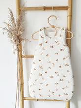 Charger l'image dans la galerie, Gigoteuse 0-3 mois "Lapins de garenne" écru et beige double gaze de coton BIO Made in France | Les p'tites Merveilles de Bérénice