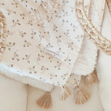 Charger l'image dans la galerie, Couverture bébé "Églantine" en double gaze de coton Biologique et tissu moumoute mouton bouclette écru | Fait Main en France - Les p'tites Merveilles de Bérénice
