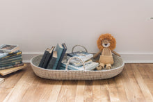 Charger l'image dans la galerie, Panier à langer pour bébé + matelas et drap housse en double gaze de coton BIO camel | Panier pour le change de bébé en fibres naturelles.