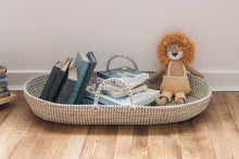 Charger l'image dans la galerie, Panier à langer pour bébé + matelas + drap housse double gaze de coton BIO "Louison" | Panier change de bébé en fibres naturelles et cuir.