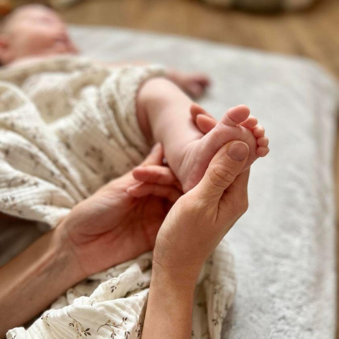 Les bienfaits du massage pour bébé : un moment privilégié à partager