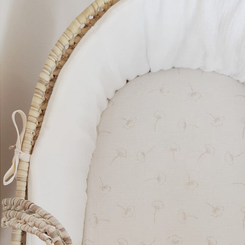 Couffin bébé osier et habillage double gaze de coton BIO blanc fleurs de coton dorées  Fabriqué en France - Les p'tites Merveilles de Bérénice