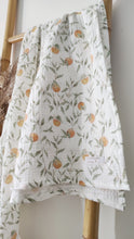 Charger l&#39;image dans la galerie, Grand lange &quot;Fleurs d&#39;oranger&quot; en double gaze de coton blanc Fait Main en France - Les p&#39;tites Merveilles de Bérénice

