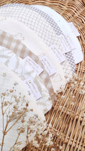 Charger l&#39;image dans la galerie, Bavoirs bandanas bébé en double gaze de coton BIO tons beige blanc écru marron Fabriqué en France | Les p&#39;tites Merveilles de Bérénice
