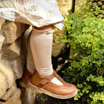 Chaussettes hautes bébé avec dentelle sur bordure coloris lin style bohème rétro vintage pour Les p'tites Merveilles de Bérénice