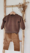 Charger l&#39;image dans la galerie, Ensemble bébé garçon sweat ourson avec pantalon bébé &quot;Mahé&quot; en velours côtelé praliné
