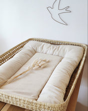 Charger l'image dans la galerie, Matelas à langer coton et Lin enduit blanc cassé fabriqué en France avec rembourrage 100 % naturel

