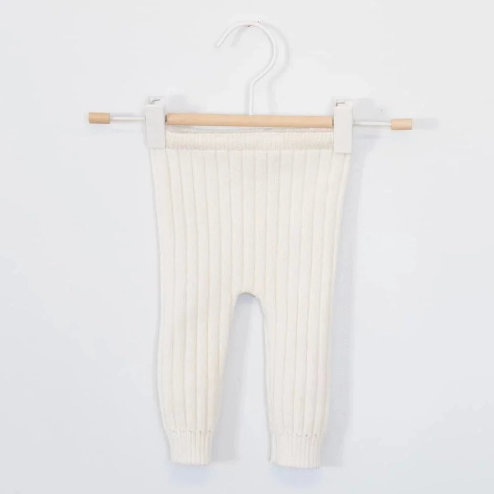 Pantalon legging bébé Anatole écru à grosses côtes en laine mélangée tricotée | Fabriqué en France pour Les p'tites Merveilles de Bérénice