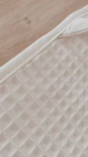 Cape de bain bébé "Églantine" coton Biologique éponge nid d'abeille écru Made in France | Les p'tites Merveilles de Bérénice 