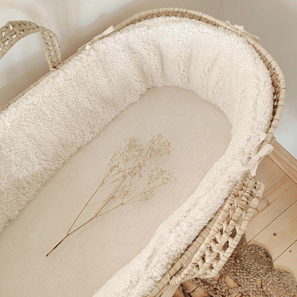 Couffin bébé coton BIO écru moumoute sherpa mouton par Les p'tites Merveilles de Bérénice