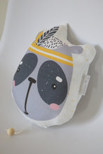 Charger l&#39;image dans la galerie, Panda Indien Sioux boîte à musique en coton Biologique.

